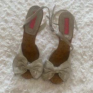 Betsey Johnson vintage silver pumps size 9 💗